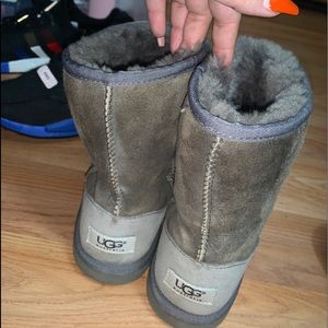 Gray uggs